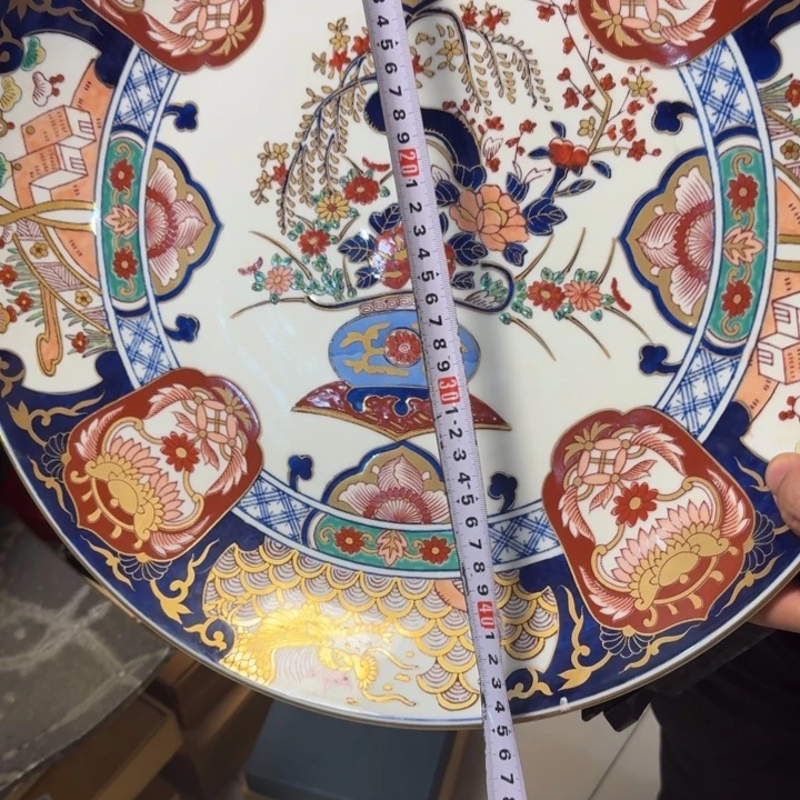陶盘子里的肉都被你吃掉
