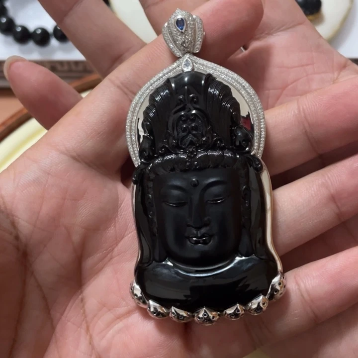 专***女翡翠18K金镶嵌颈饰翡翠