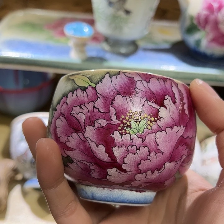 手绘重工牡丹茶杯