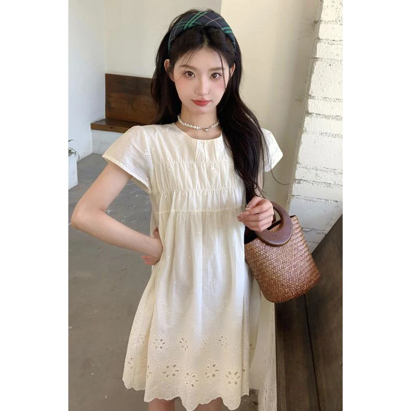 孕妇装2025新款法式镂空显瘦绣花a字裙夏季小个子甜美减龄连衣裙
