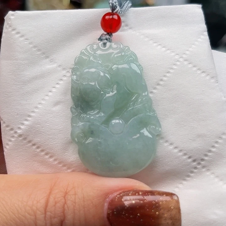 翡翠未镶嵌颈饰挂件