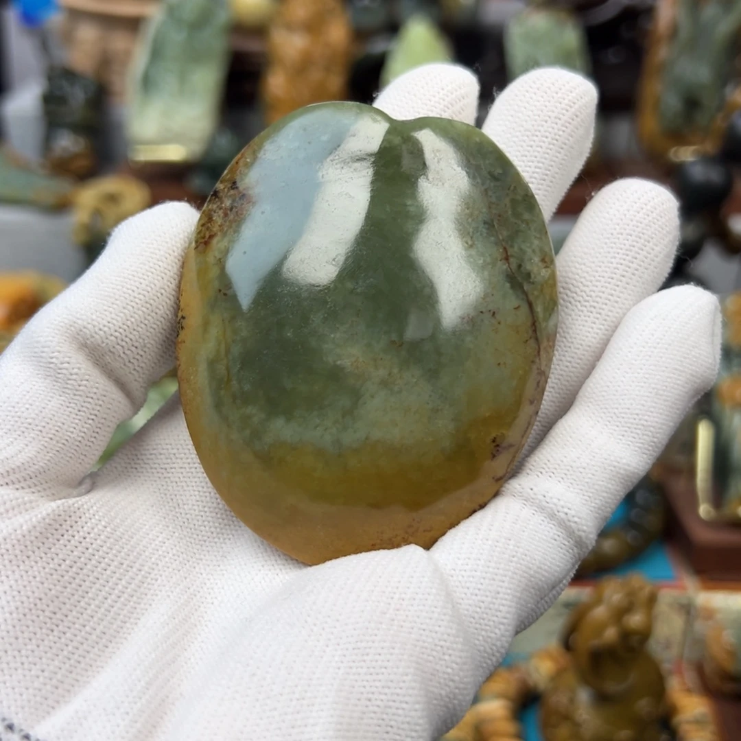 袁***）岫岩河磨玉（透闪石质玉）未镶嵌把件