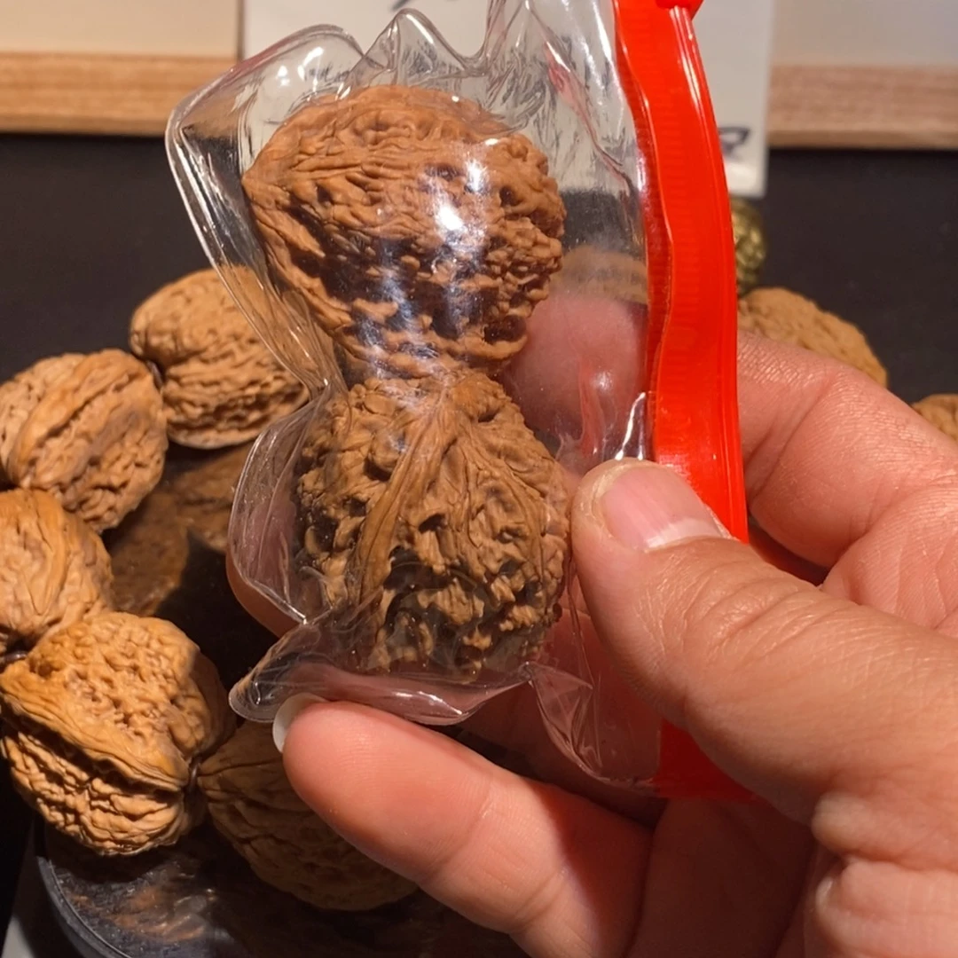 完***生文玩核桃把件涿鹿南将