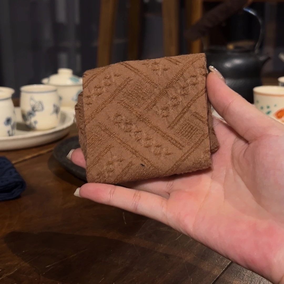 瓷片陶瓷。      陶瓷。