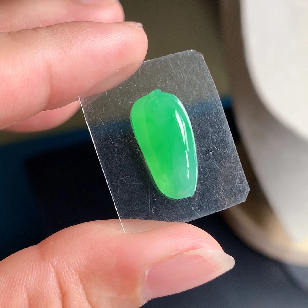 翡翠裸石缅甸天然A货翡翠阳绿福瓜