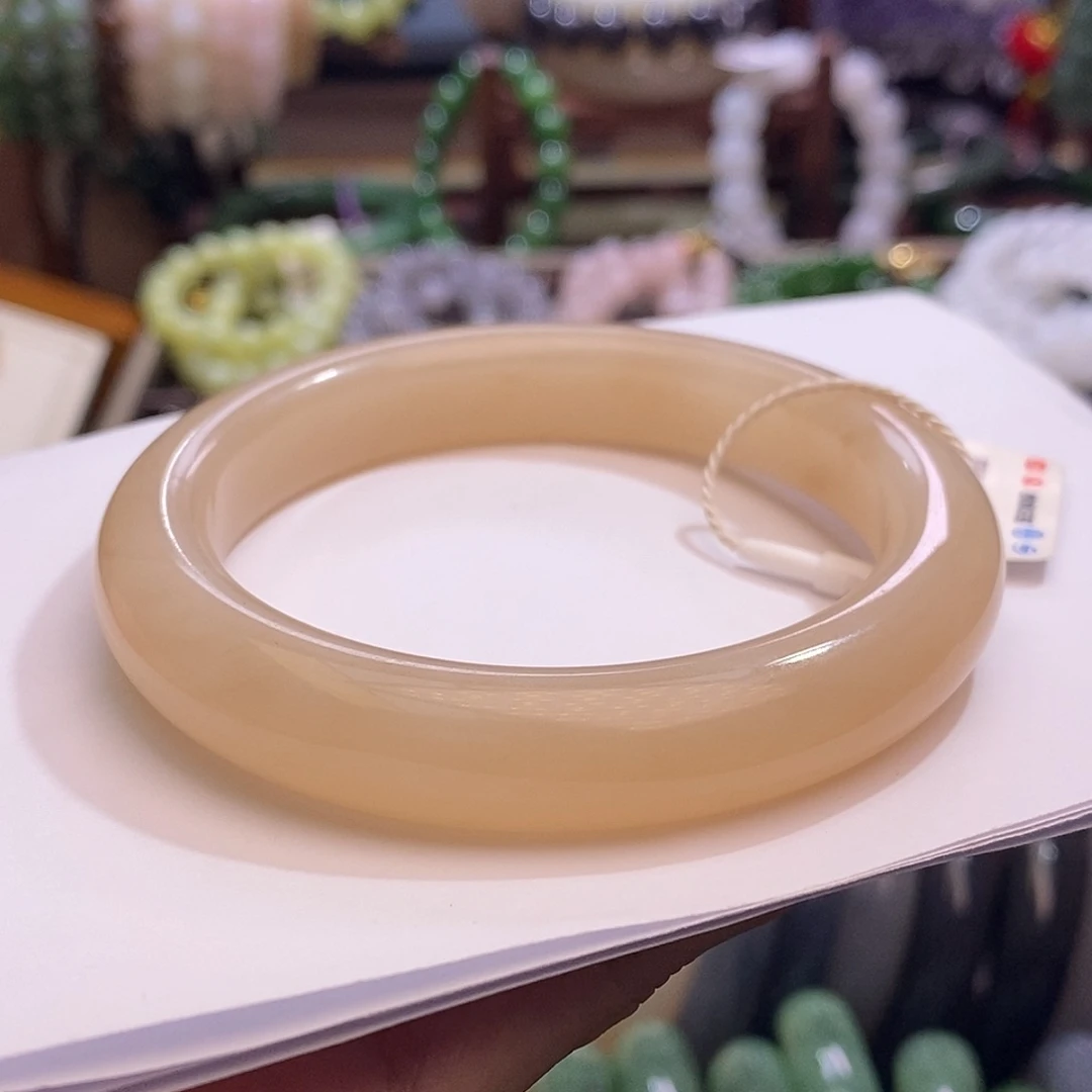 颈饰未镶嵌和田玉收藏级59.8老矿料浓藕粉脂膏级手镯