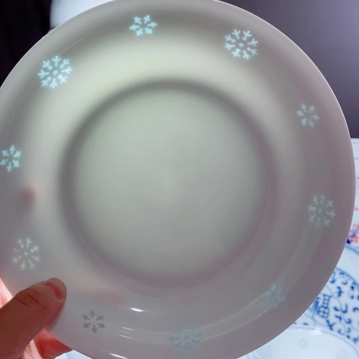 青花玲珑8寸窝盘雪花雕刻