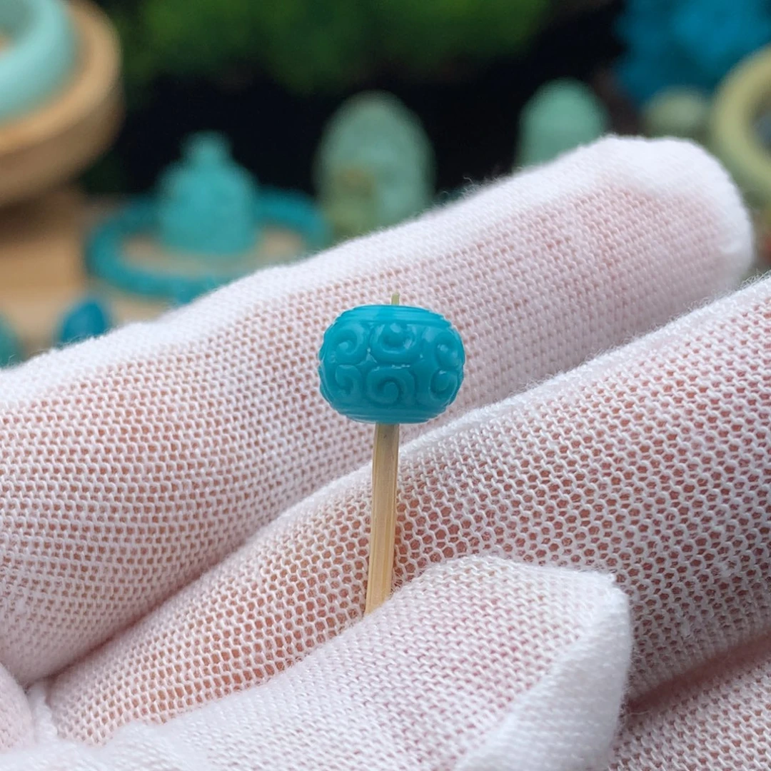 绿松石未镶嵌颈饰