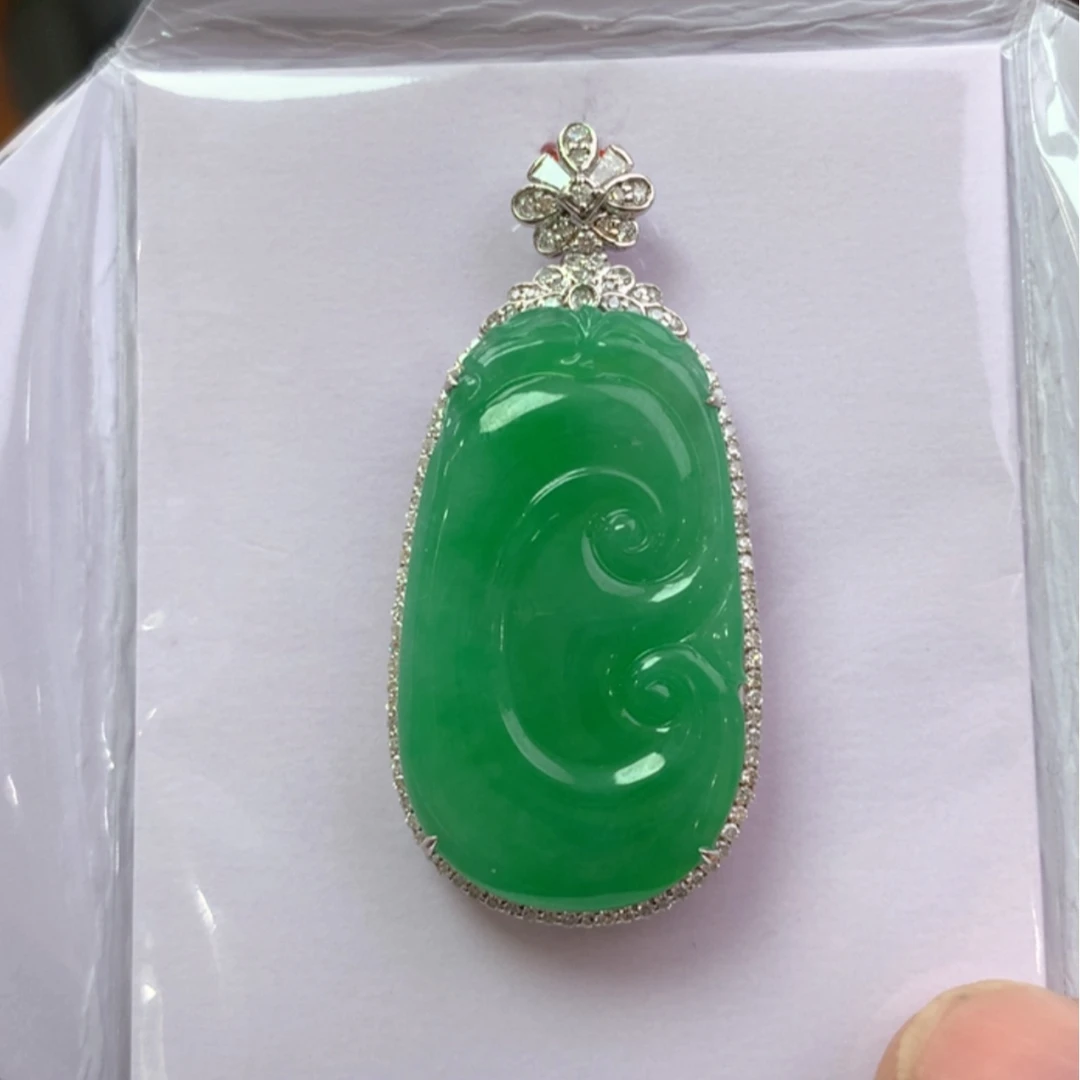 【闪购商品】翡翠颈饰18K金镶嵌翡翠