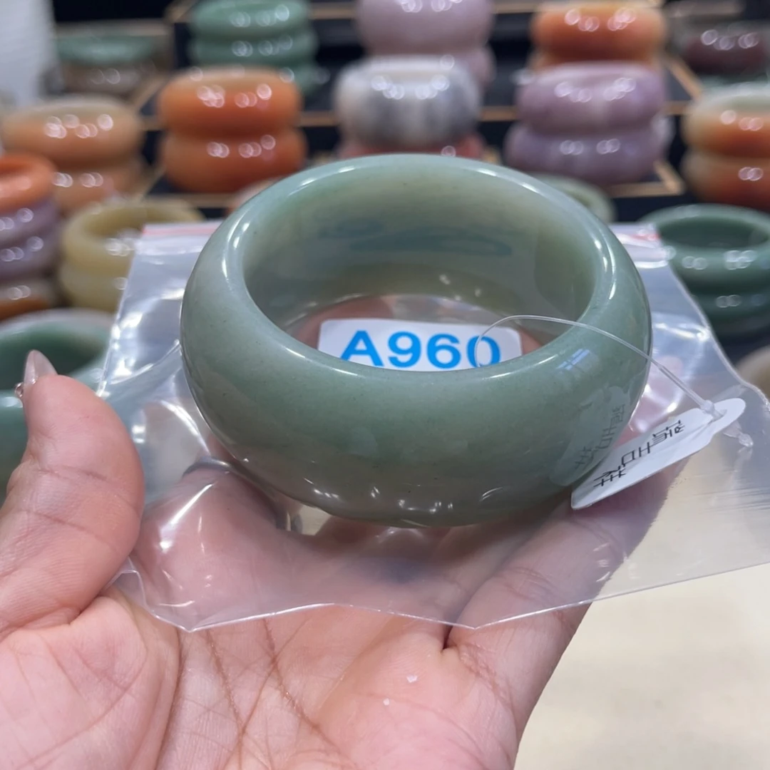 未镶嵌手镯石英岩玉A****?