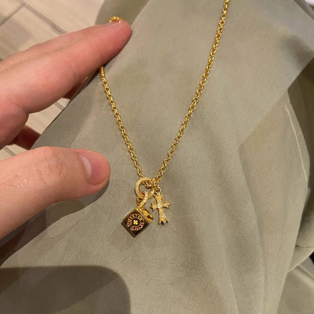卡柒 铜合金项链 金色方块十字架项链女时尚小众设计高级感锁骨链