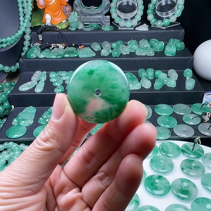 石英质玉未镶嵌颈饰