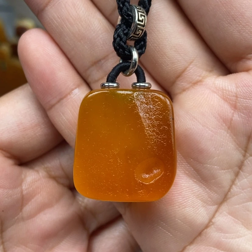 【闪购商品】琥珀颈饰未镶嵌