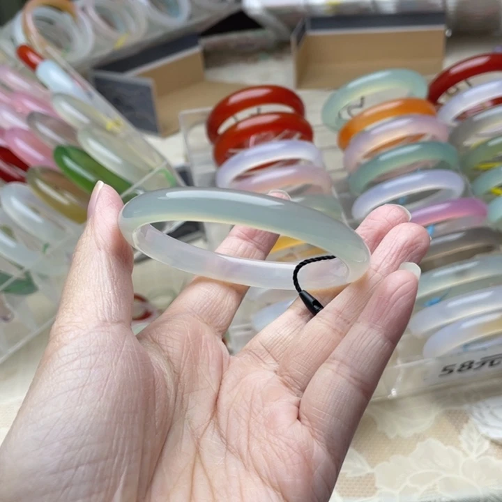 玛瑙/玉髓未镶嵌手镯56圈口