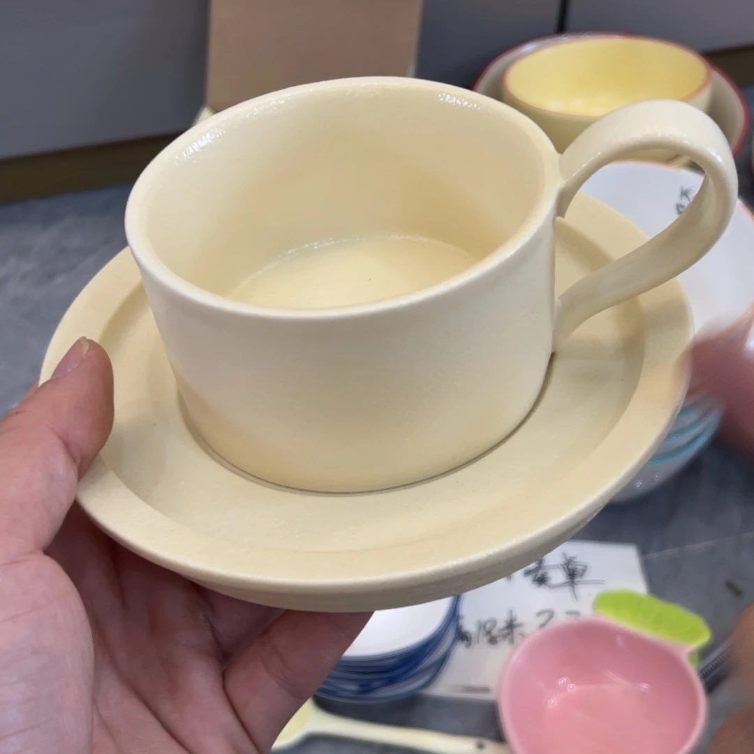 陶瓷微瑕餐具介意勿拍，满18飞！