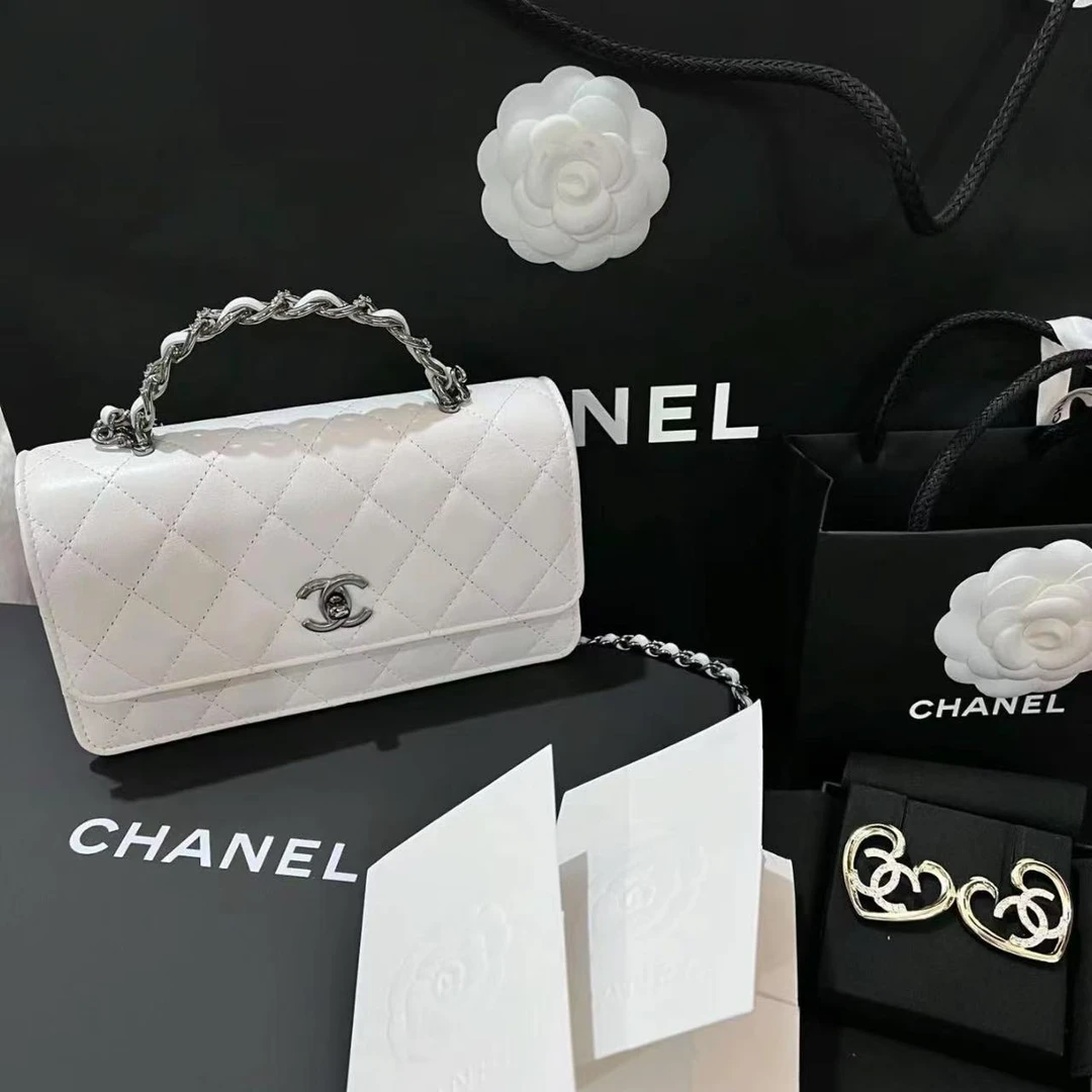 99新 Chanel/香奈儿 Chanel 白色白银手柄woc 25060087-01