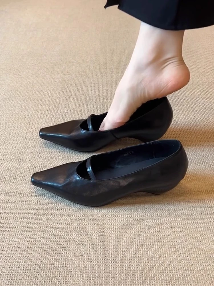 羊皮版~复古女巫鞋女尖头一字带单鞋女简约浅口粗跟黑色玛丽珍鞋