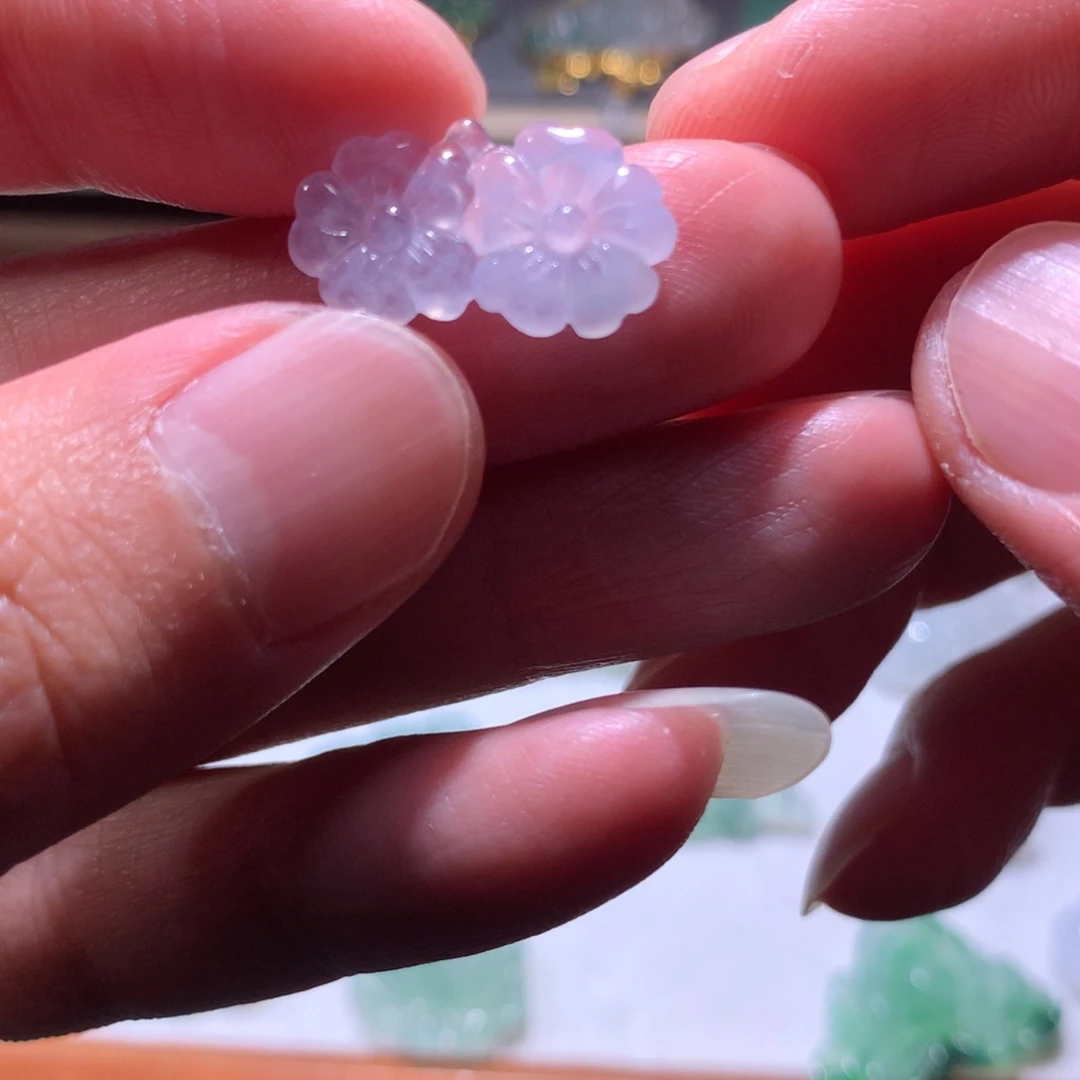 翡翠未镶嵌颈饰紫色花