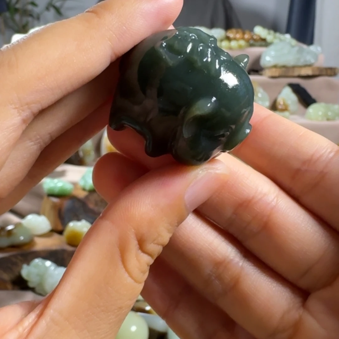 颈饰未镶嵌和田玉（糖玉）