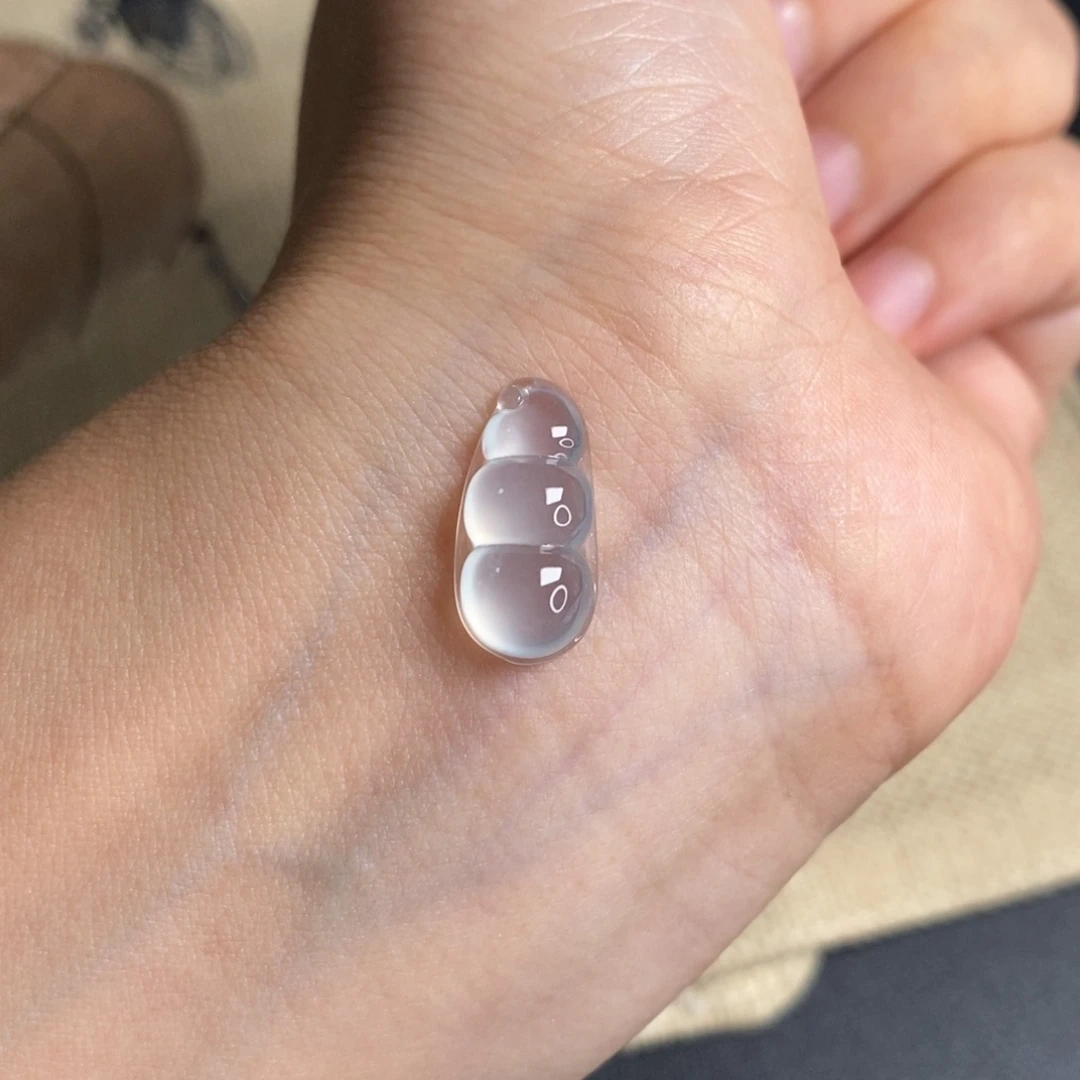 翡翠未镶嵌颈饰豆子