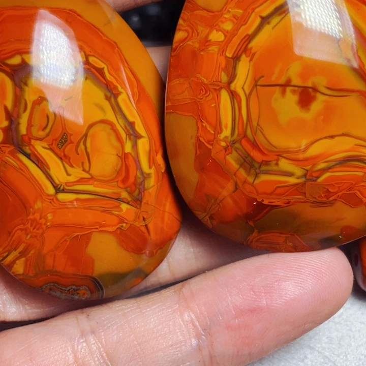 狼***抱合金玛瑙玛瑙/玉髓