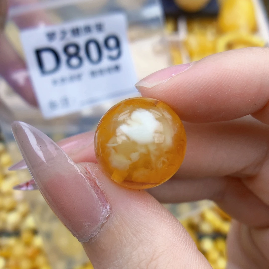 未镶嵌琥珀珠宝奇石16.4