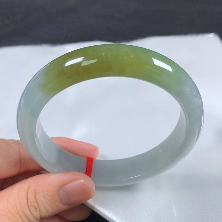 翡翠未镶嵌手镯