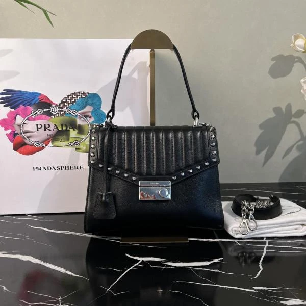 普拉达/包包/95新/市场价26000/250916TA0019