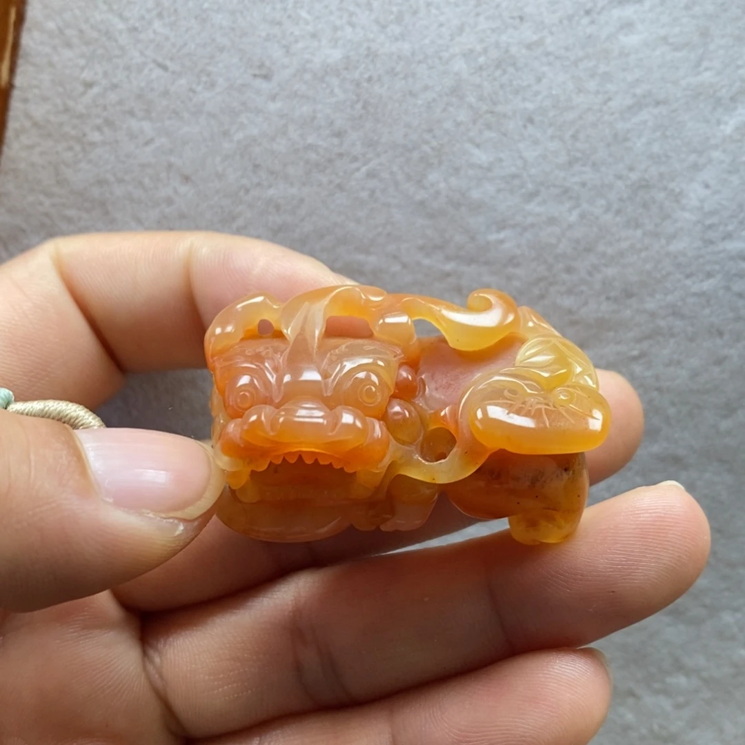 石英质玉（黄龙玉）合金颈饰