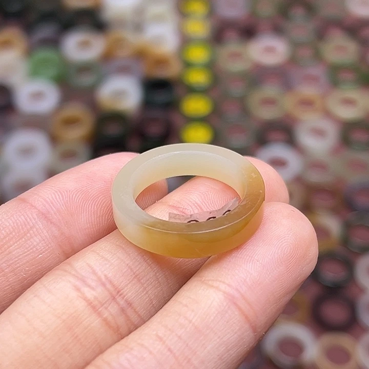 和田玉戒指未镶嵌15码一口糖