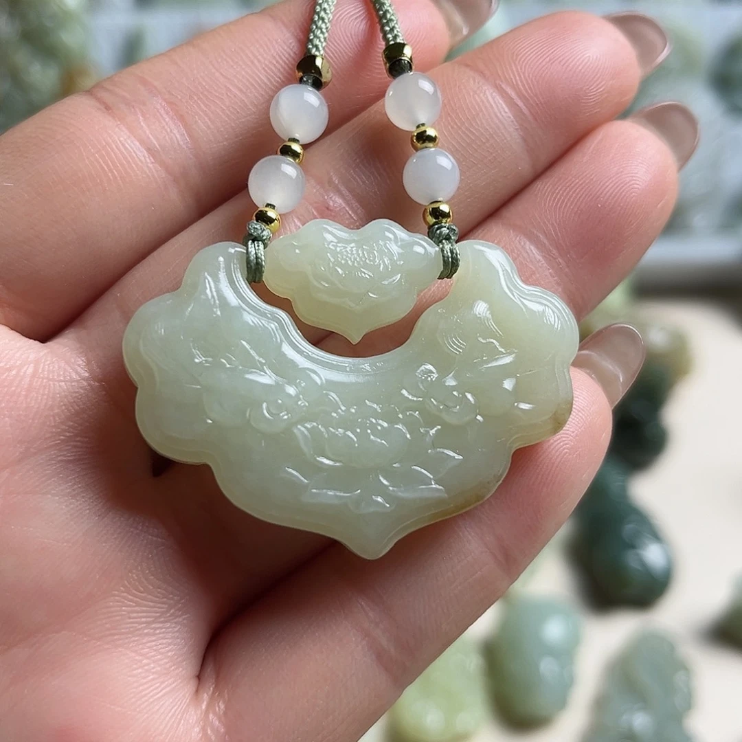 和田玉未镶嵌挂件