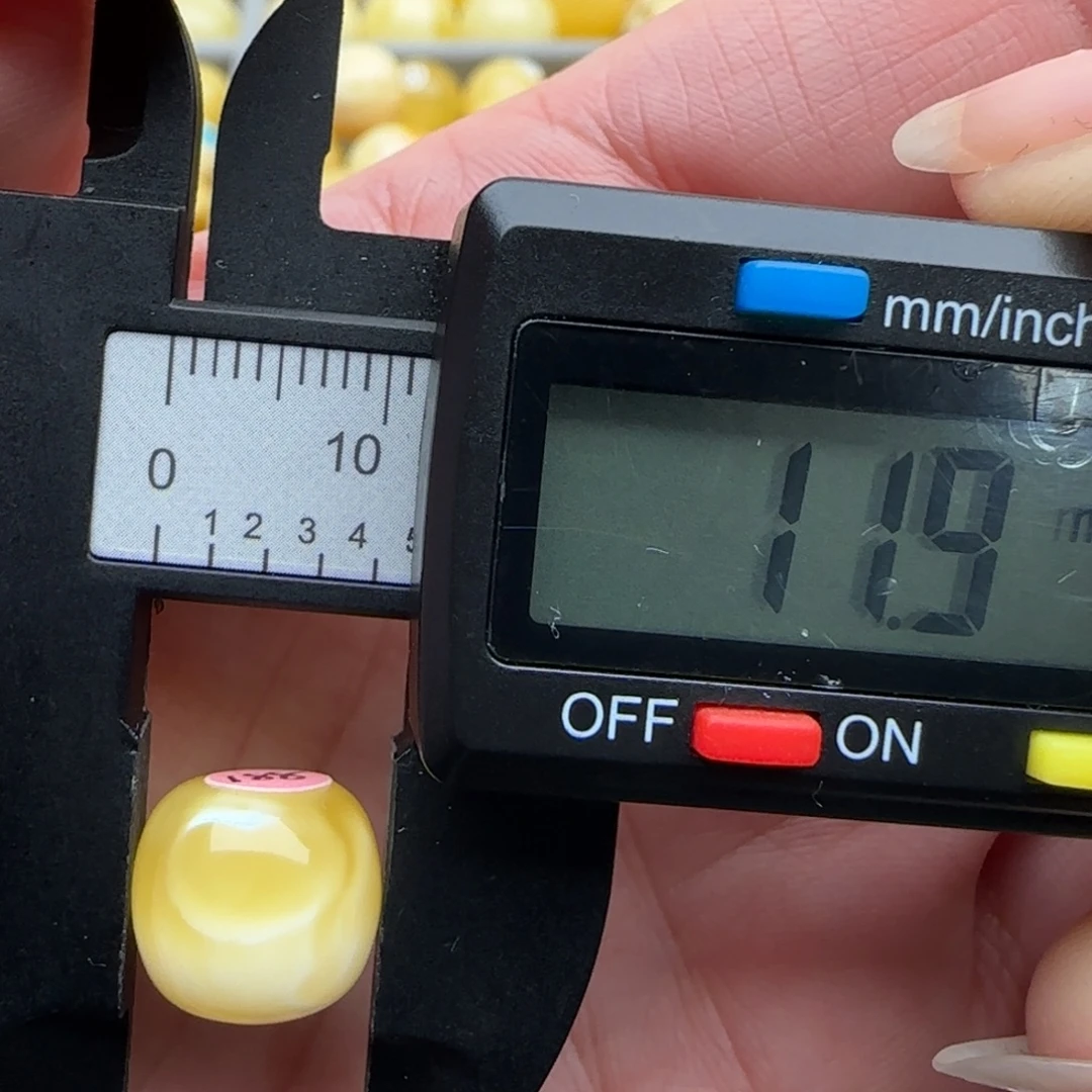 蜜蜡未镶嵌裸石金瓷白聚宝盆老型