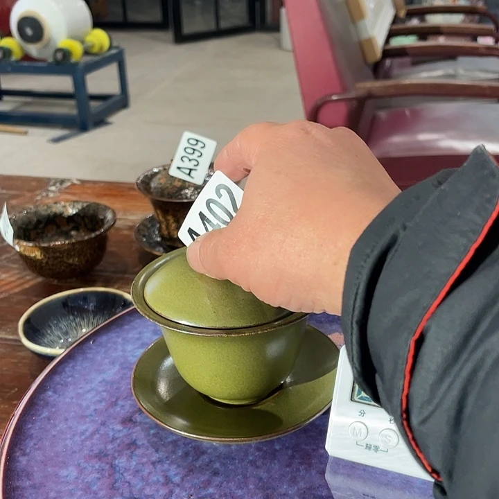 瓷片小*爺402 ajtwmjad