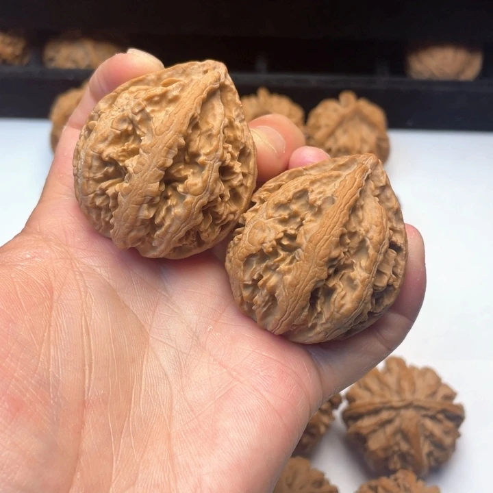 文玩核桃把件文玩城的小伙伴们都是怎么