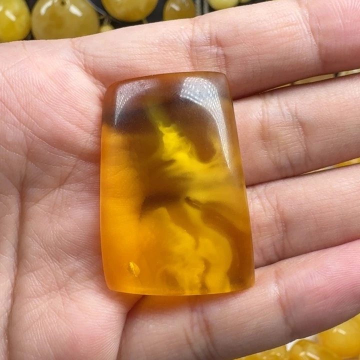 蜜蜡未镶嵌珠宝奇石