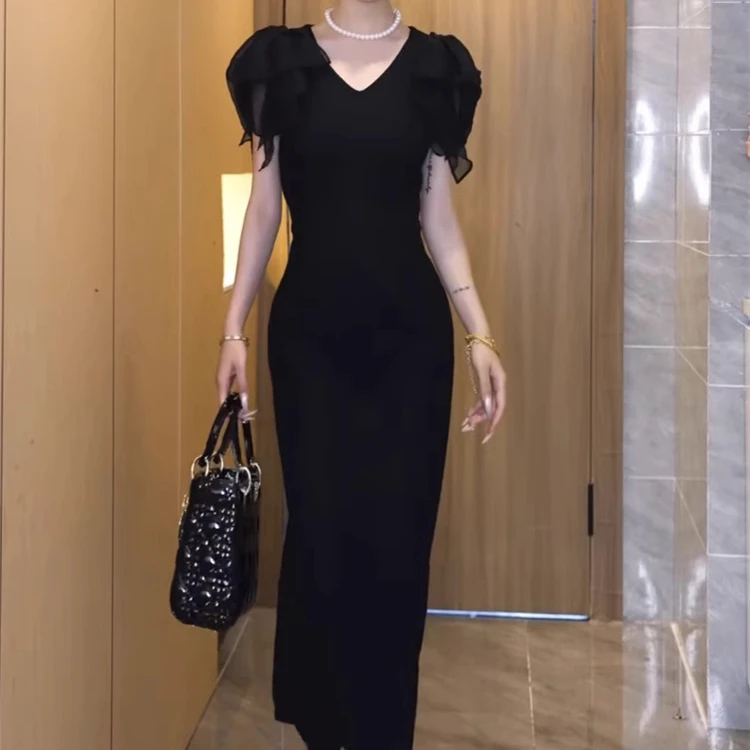 欧货洋气时尚减龄连衣裙女2025夏季v领设计感收腰显瘦中长款裙子