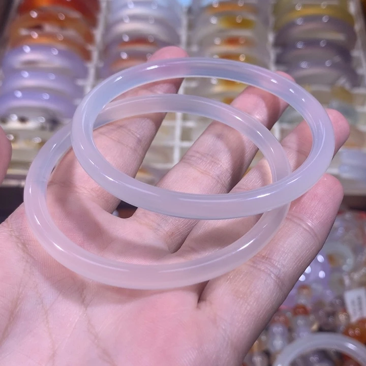 玛瑙/玉髓手镯未镶嵌