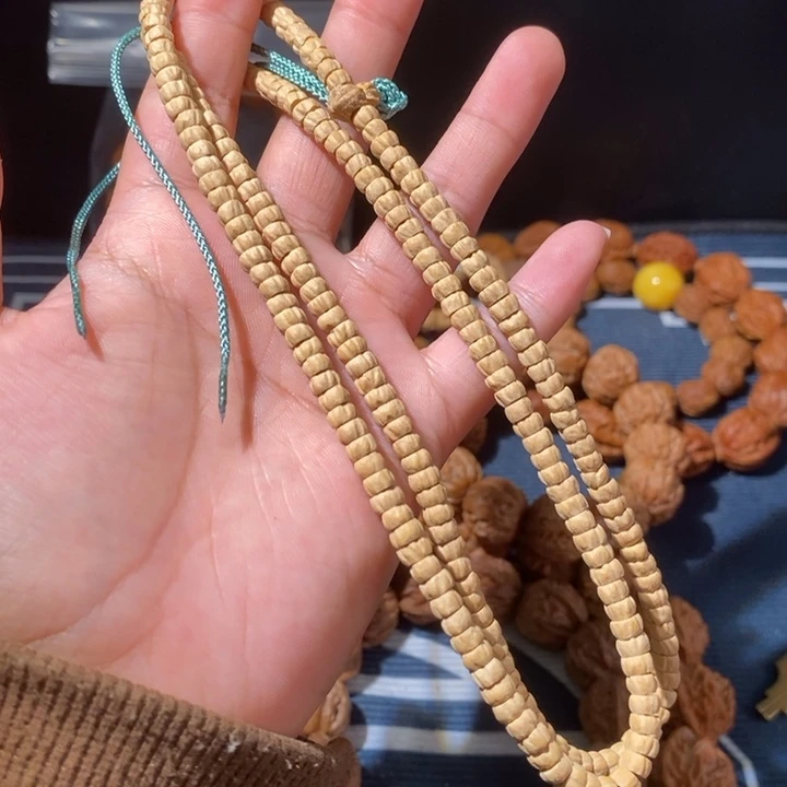 手串文玩核桃……28