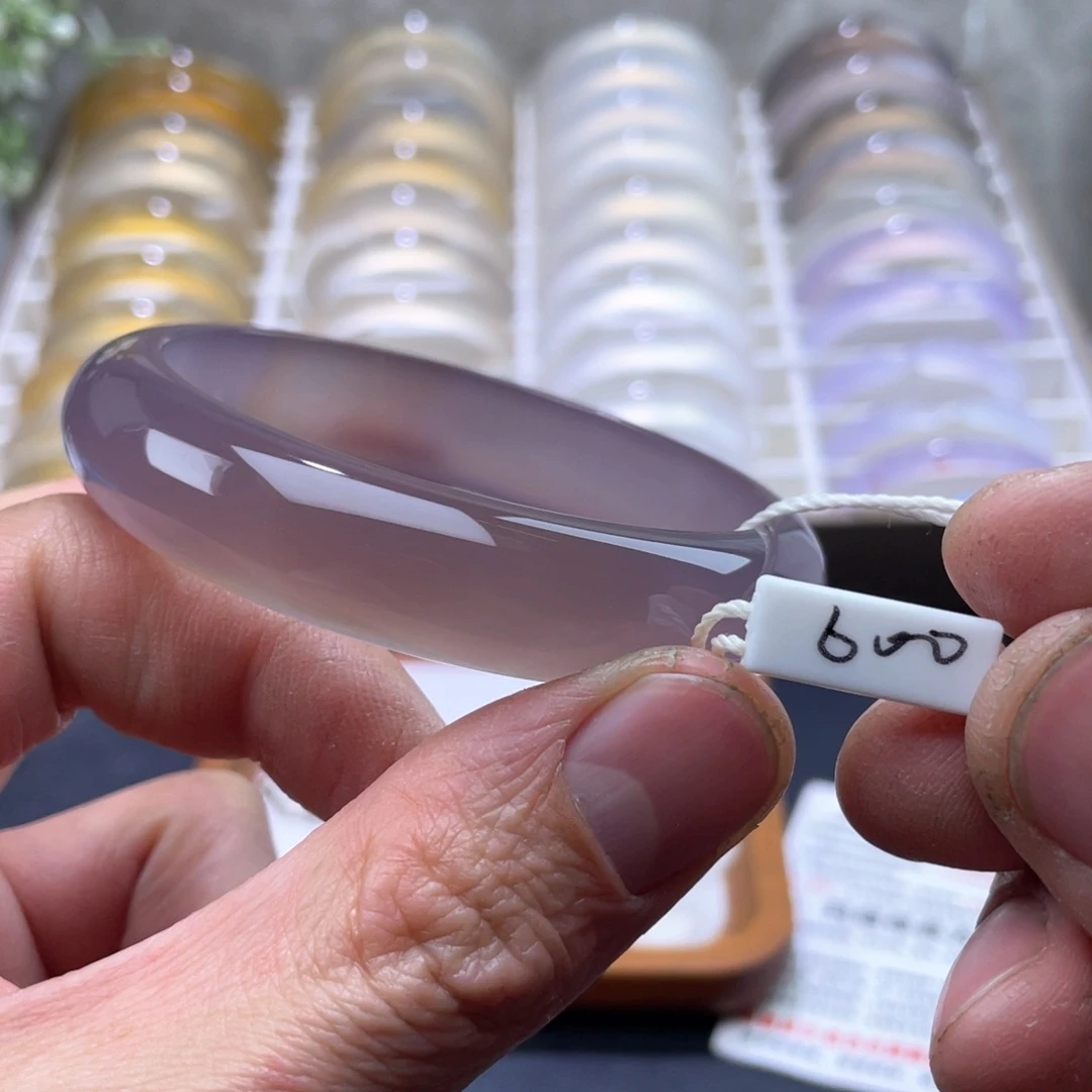 玛瑙/玉髓手镯未镶嵌?****b62.8*15*8