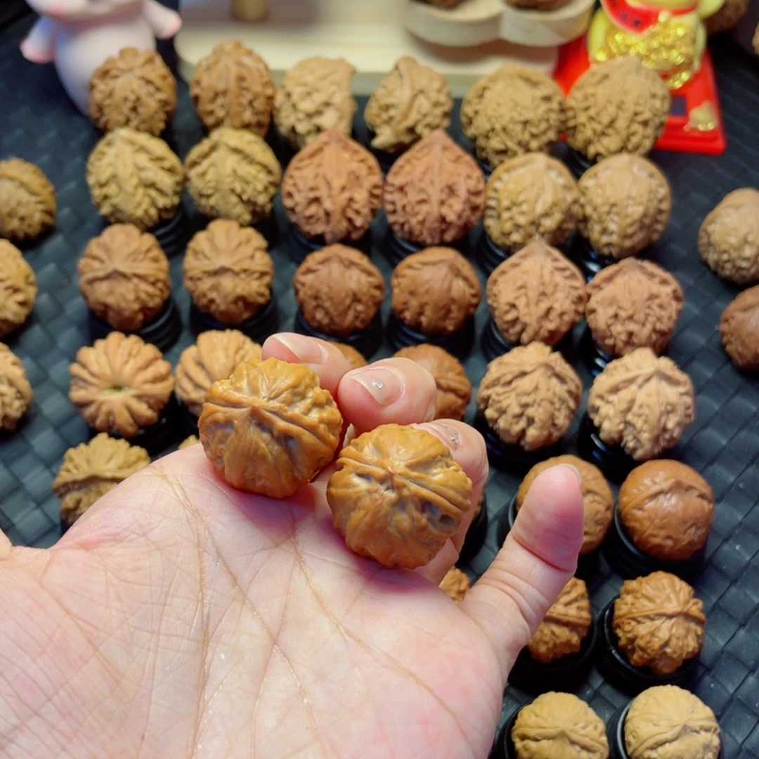 文玩核桃把件娃娃鱼