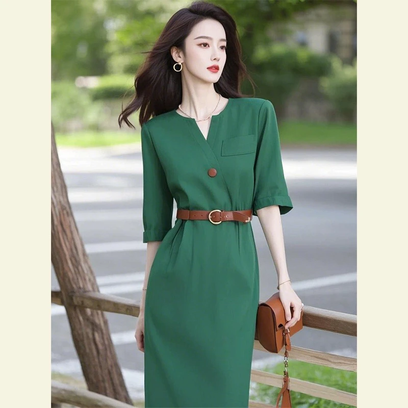 春季气质女神范绿色收腰中长款连衣裙轻奢高级感新款重要场合穿搭