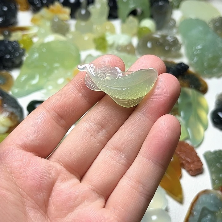 未镶嵌蛇纹石玉颈饰