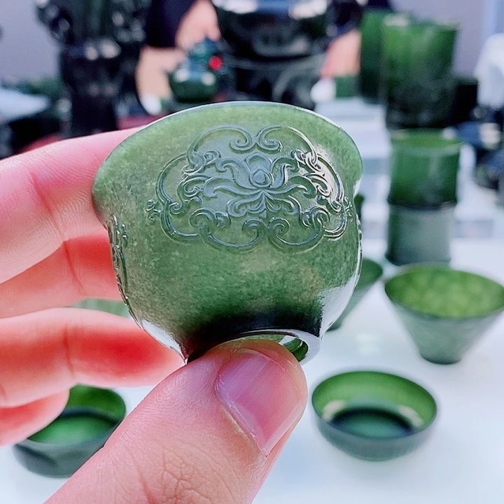 未镶嵌和田玉（青玉）把件