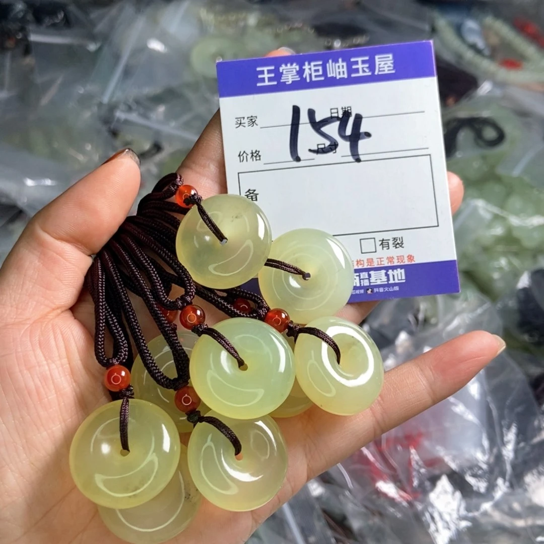 岫玉吊坠吊坠未镶嵌多样性，发一个