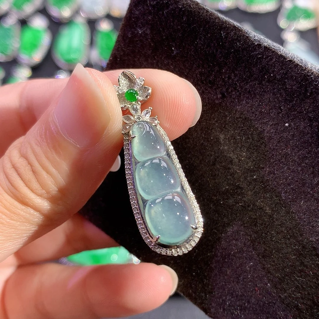 翡翠18K金镶嵌吊坠(赠链)