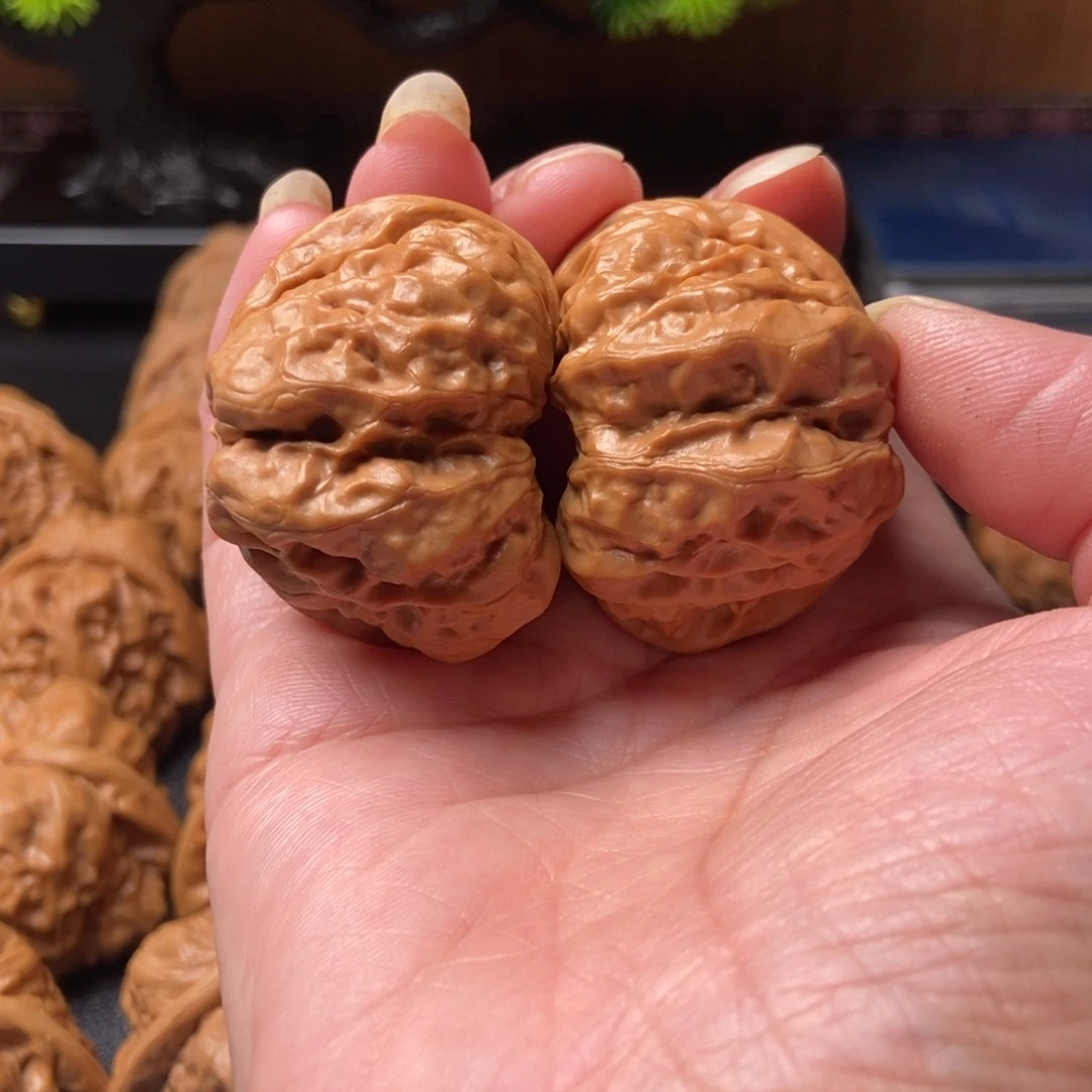 3***℃文玩核桃把件蛤蟆头