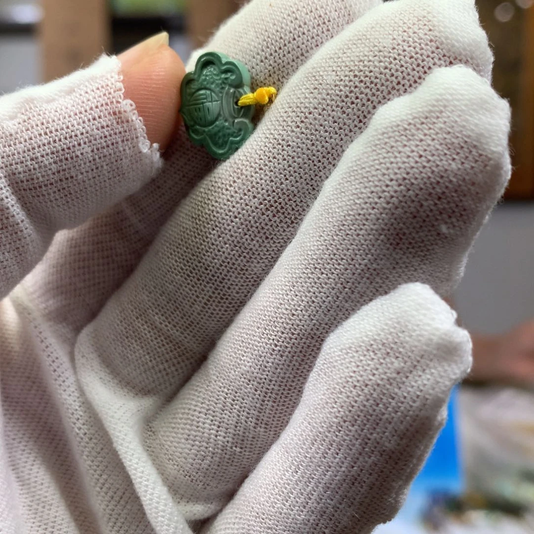 绿松石未镶嵌挂件