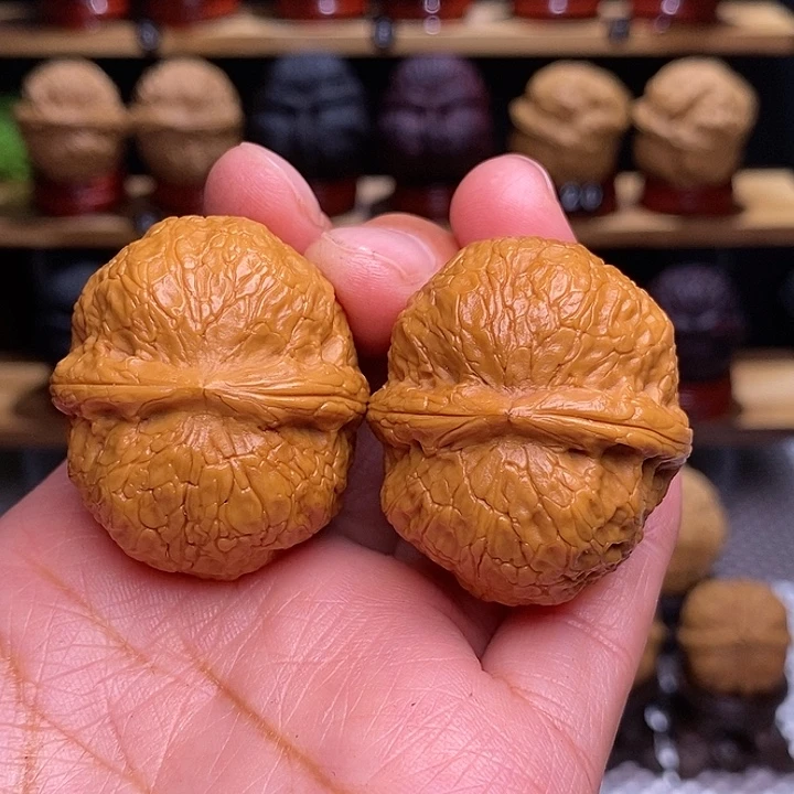 文玩核桃把件金元宝53