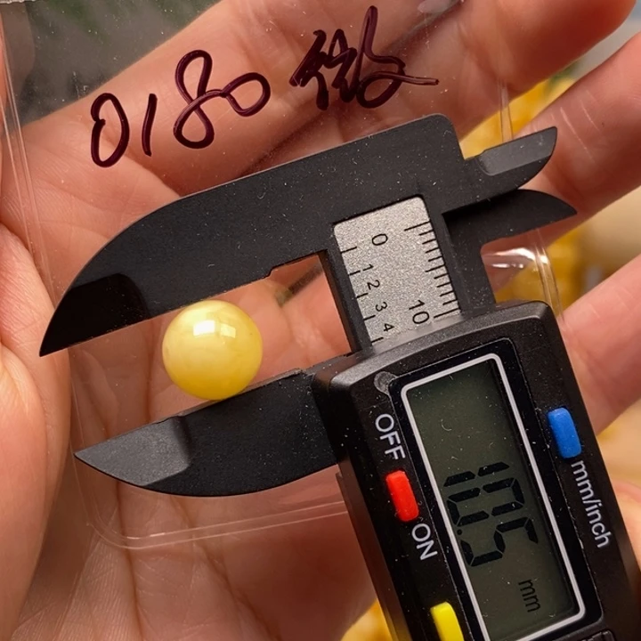 蜜蜡未镶嵌裸石10.5微瑕