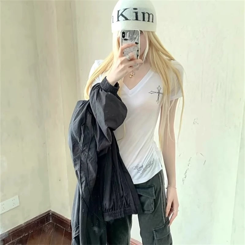 十字架字母印花V领短袖T恤女夏季新款小众纯欲辣妹修身显瘦上衣潮